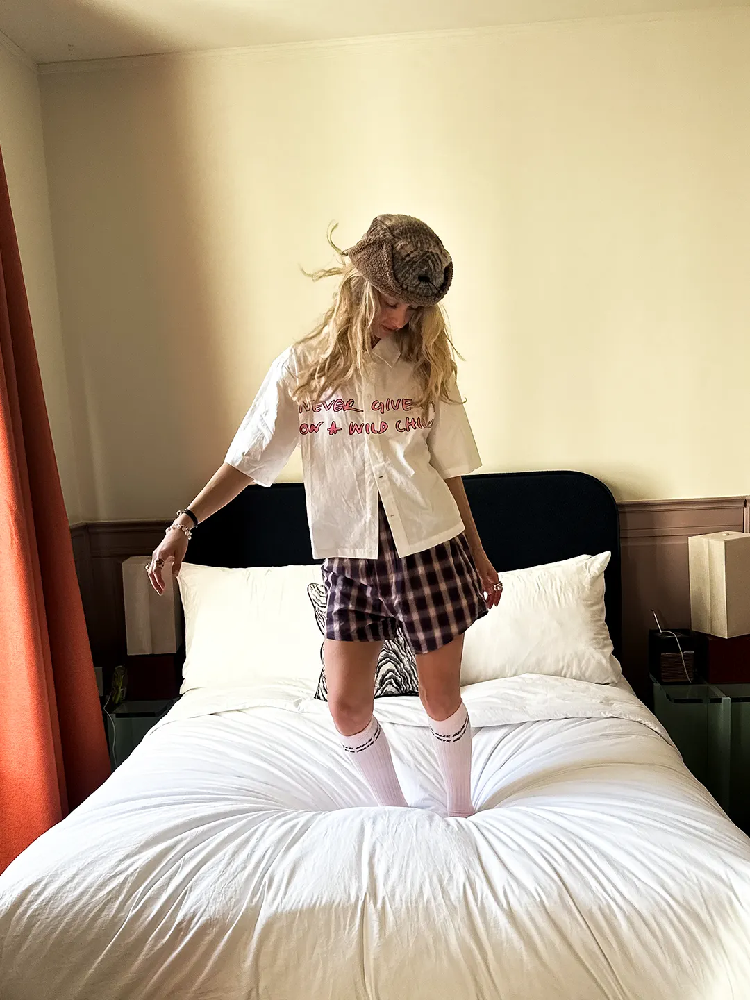 Alis Theotis cropped skjorte off white print