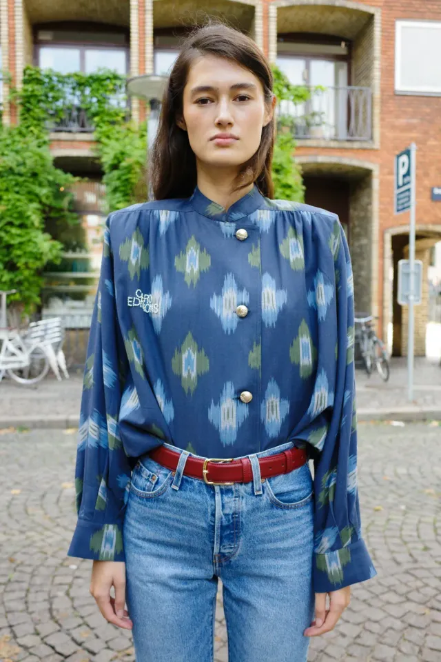 Caro Editions Susan skjortejakke navy ikat broderi