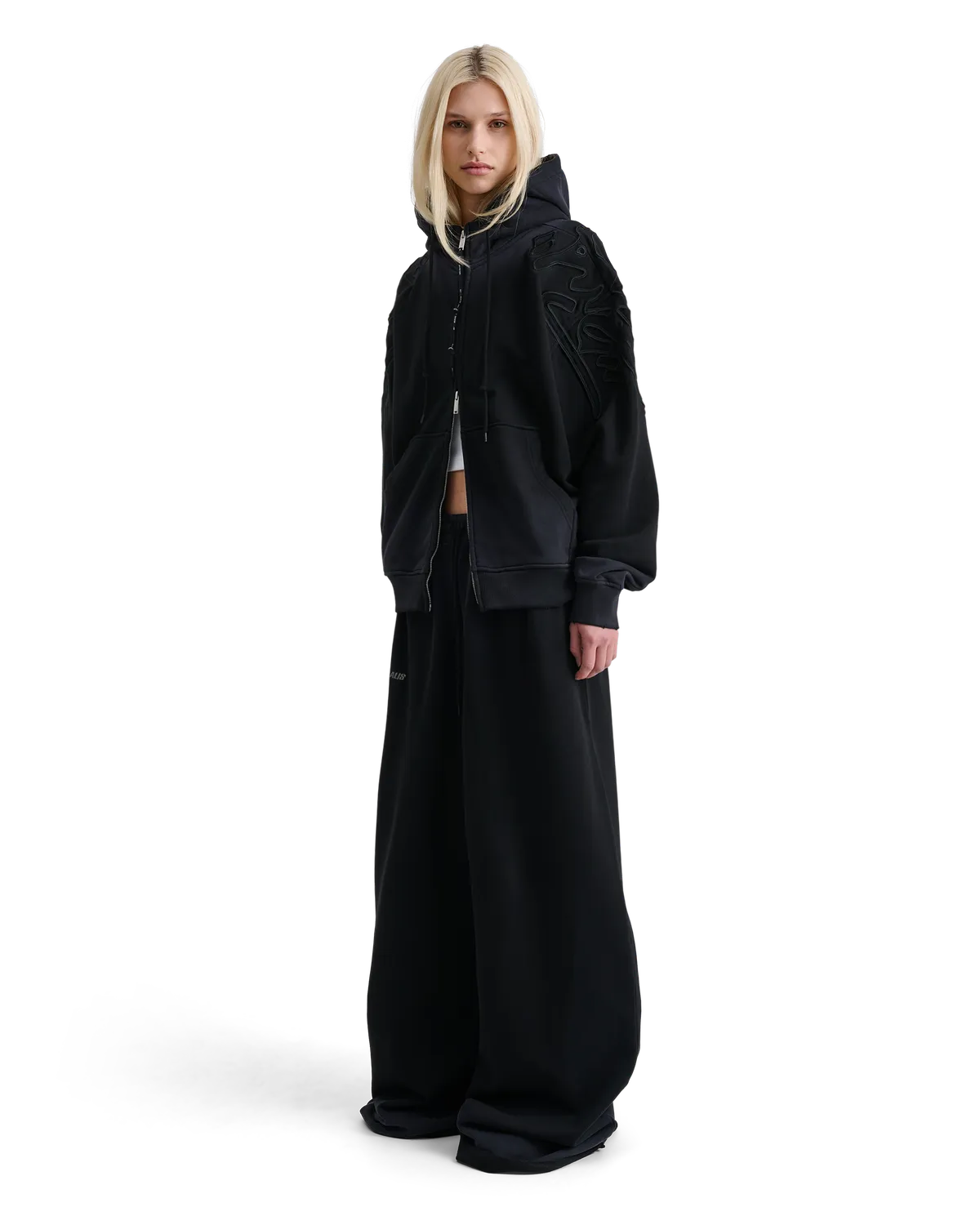 Alis Gyll hættetrøje med lynlås faded black oversized