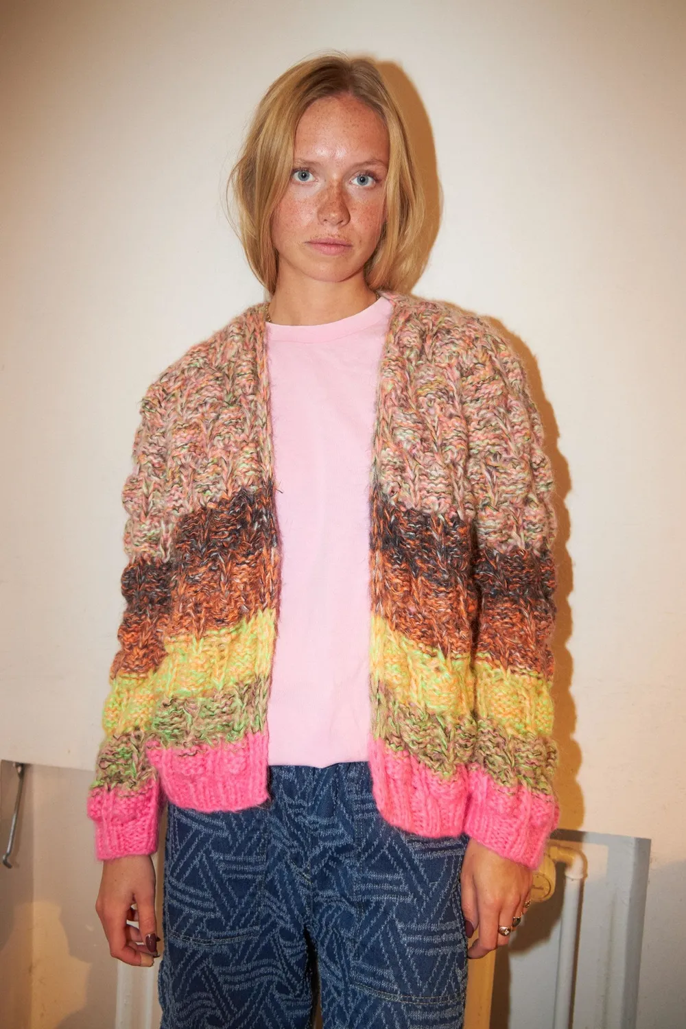 DAWN x DARE ARENA RAINBOW strikcardigan pink multi mohair