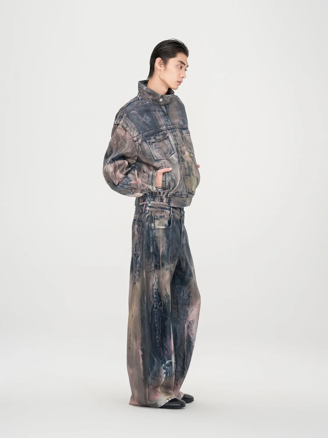 Feng Chen Wang Tie-Dyed Coated denimjakke brun standkrave