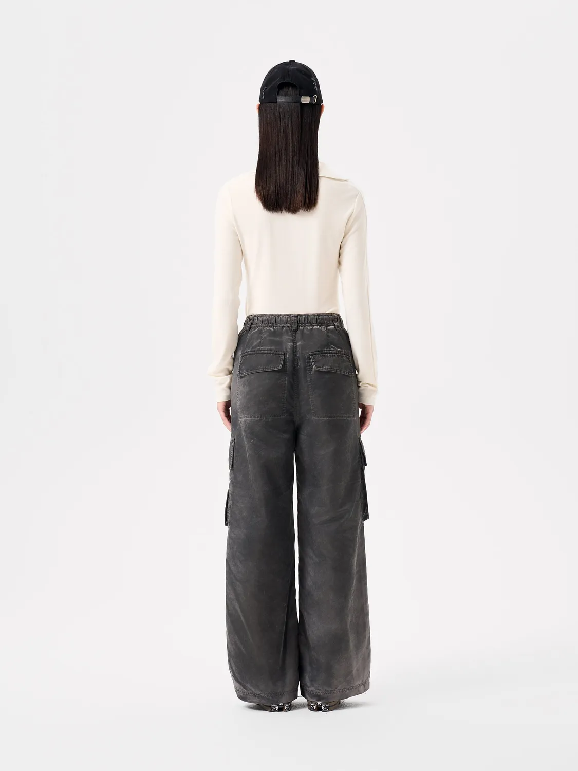 Feng Chen Wang Grey Sandwashed nylon cargobukser grå
