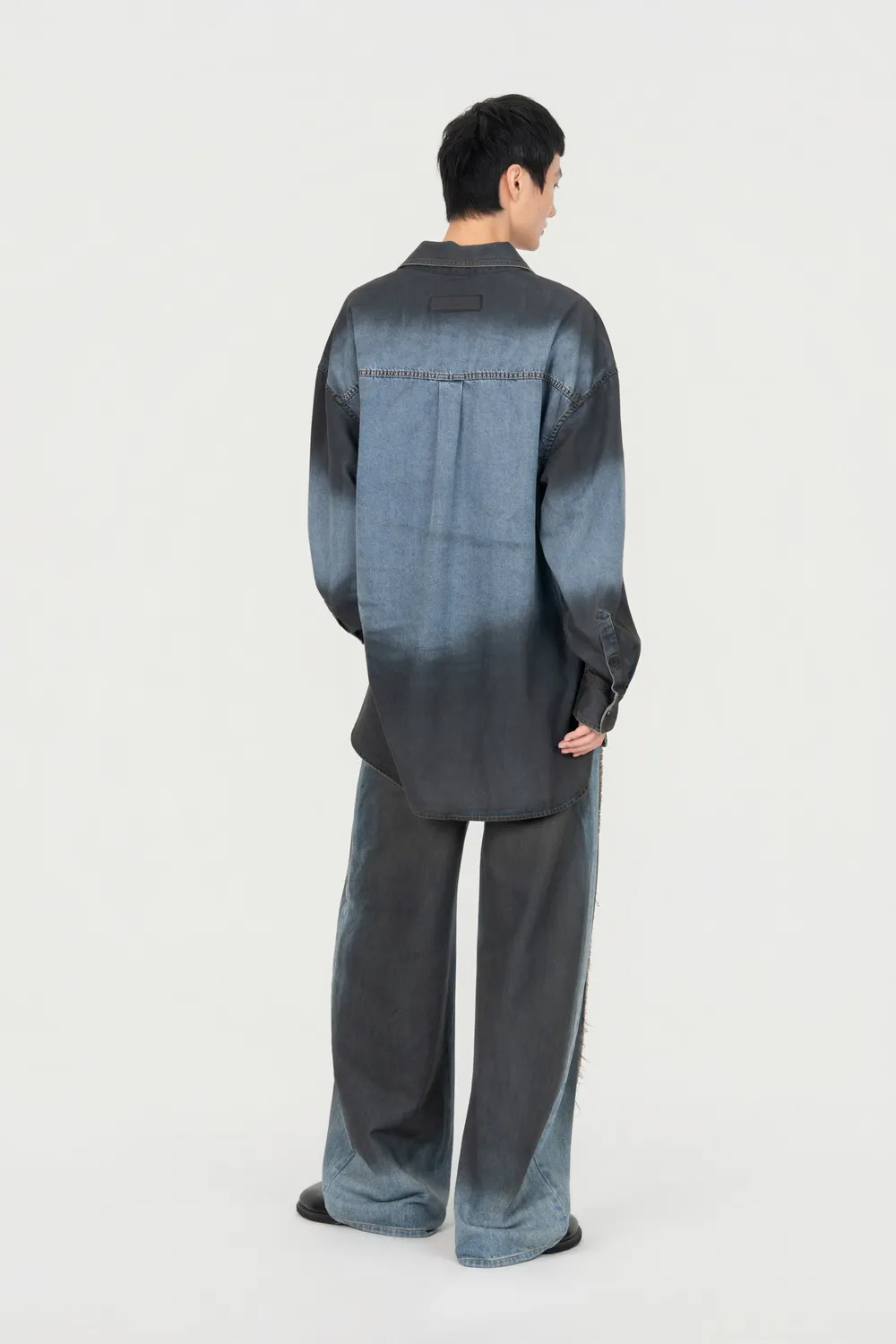 Feng Chen Wang Indigo Gradient denimskjorte blå-sort