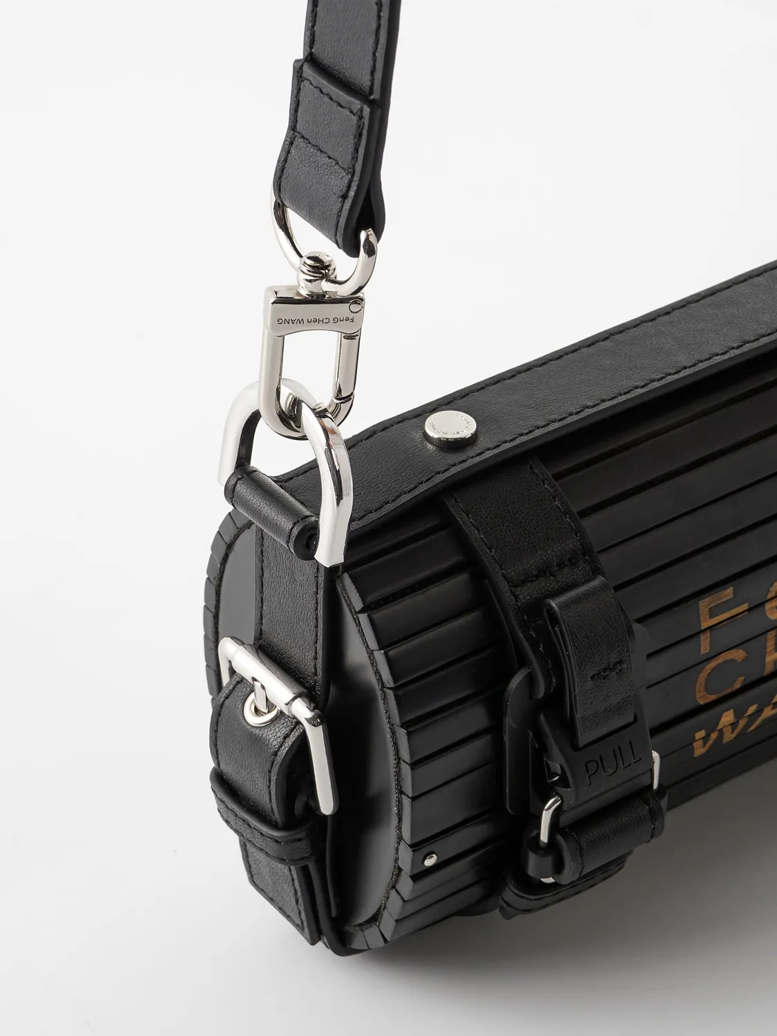 Feng Chen Wang Medium Cylinder bambus taske sort