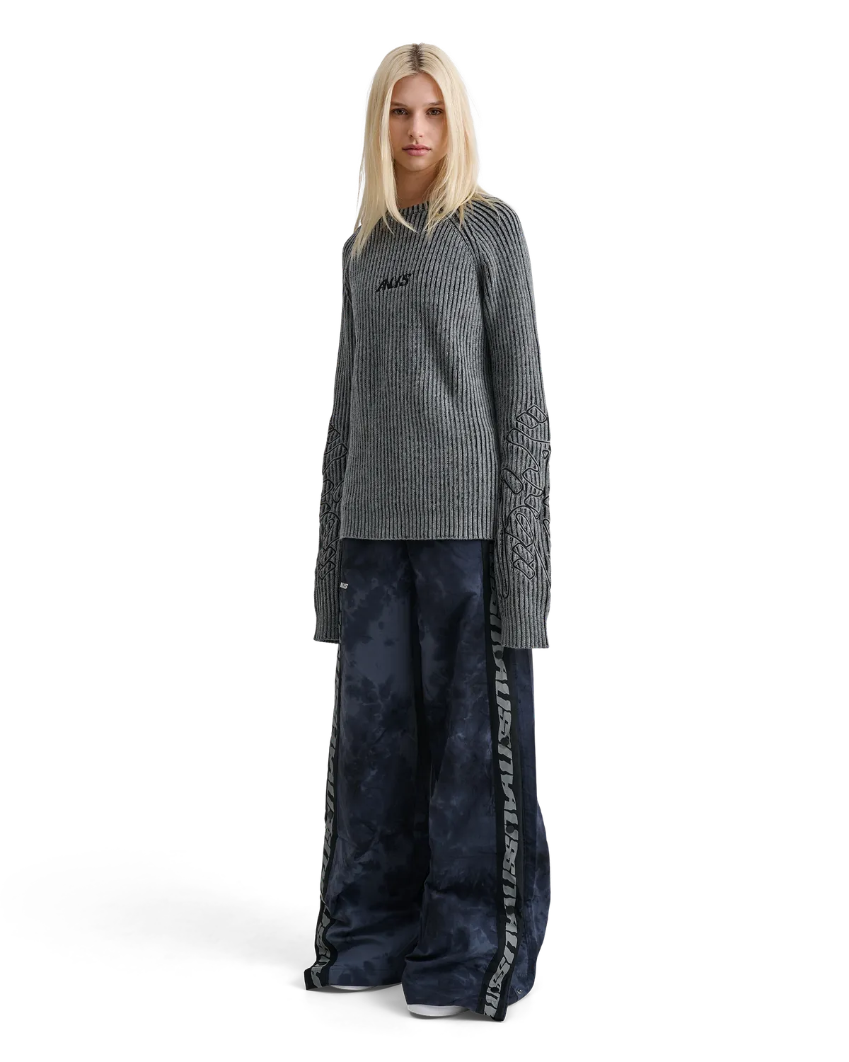 Alis Aria striktrøje grey black broderi bomuld