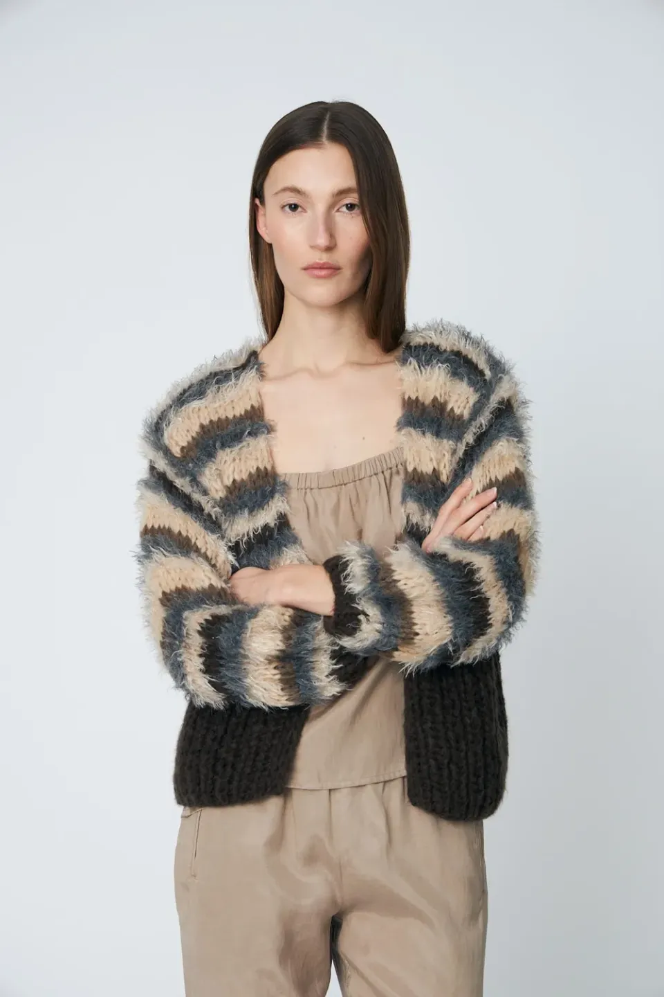DAWNXDARE Eden Cardigan strikcardigan 855 soil cropped