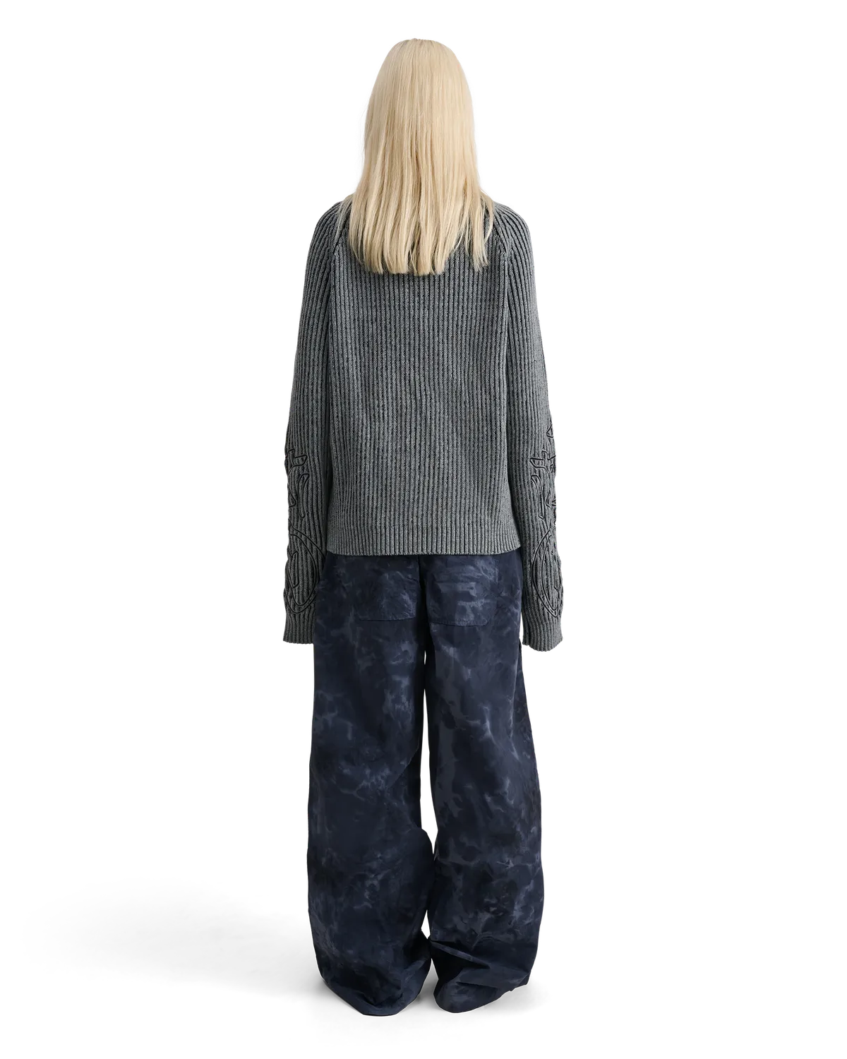 Alis Aria striktrøje grey black broderi bomuld