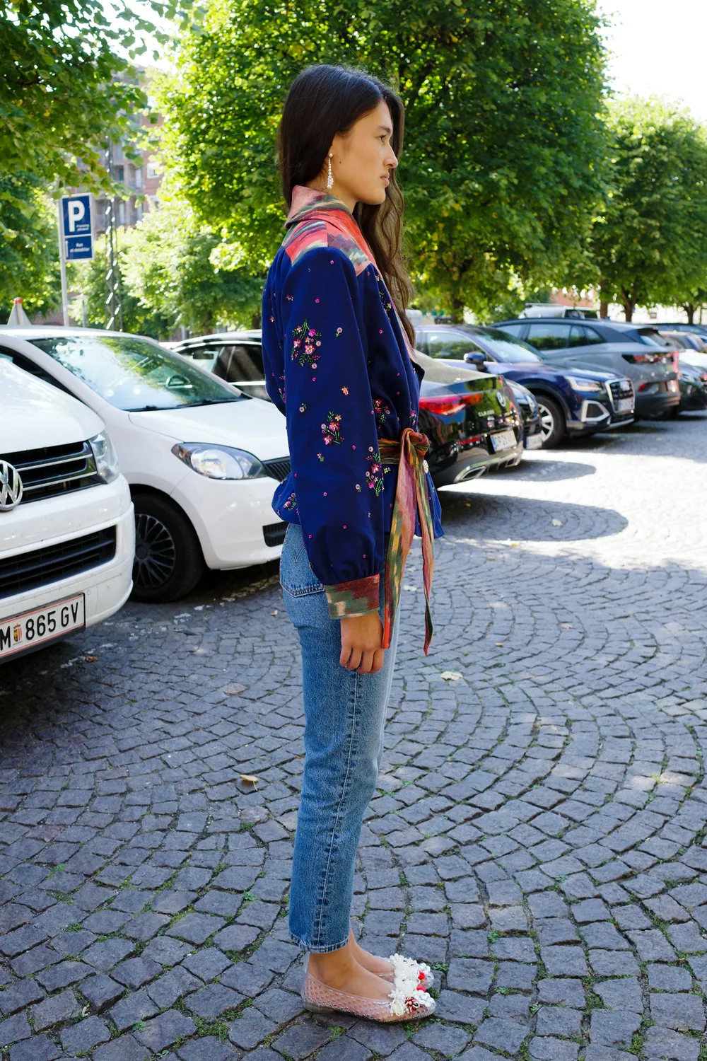 Caro Editions Frederikke jakke navy ikat blomsterbroderi