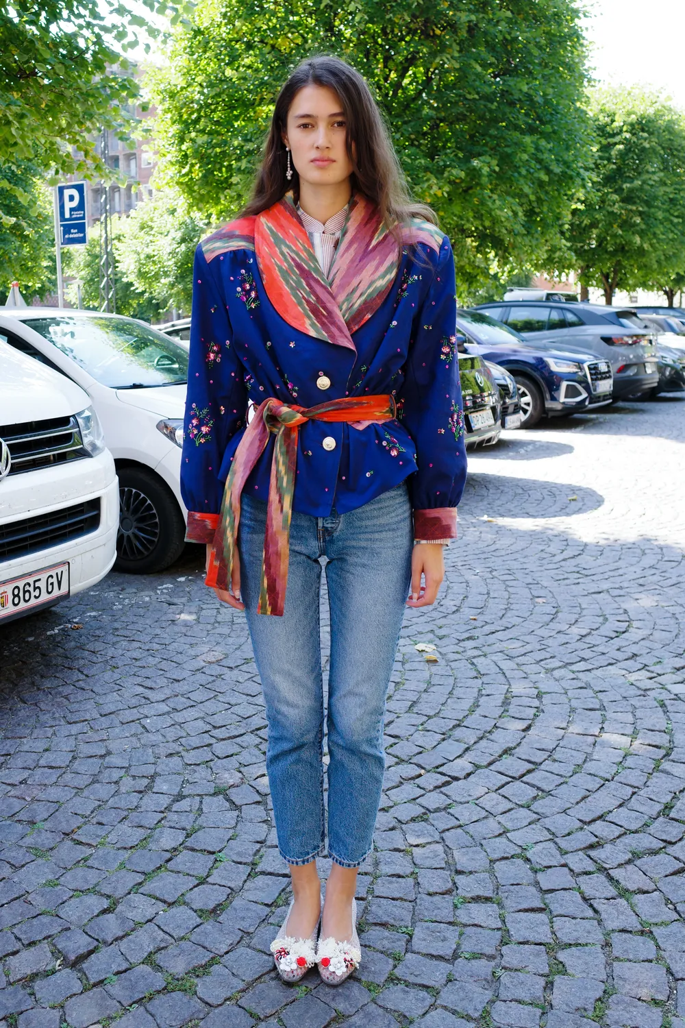 Caro Editions Frederikke jakke navy ikat blomsterbroderi