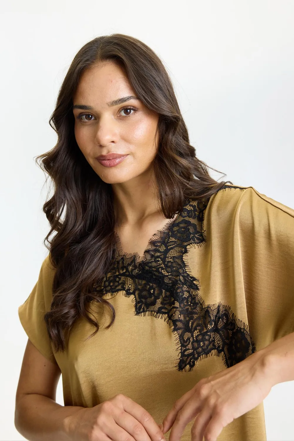 IN FRONT Faye bluse flagermus v-hals