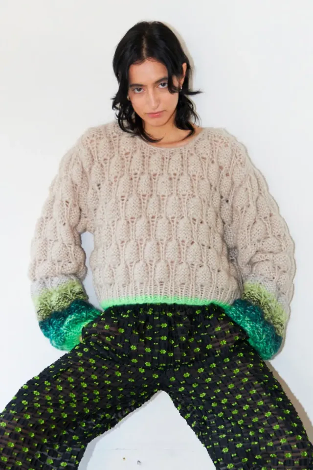 DAWN x DARE Angel Shade 416 Lime sweater cropped