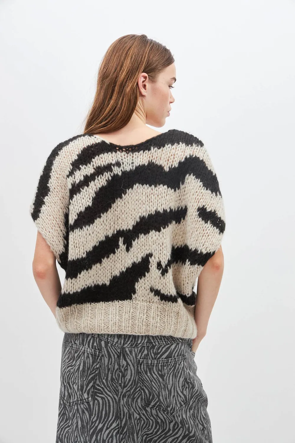 DAWNXDARE CAPRI ZEBRA 199 strikbluse sort mohair