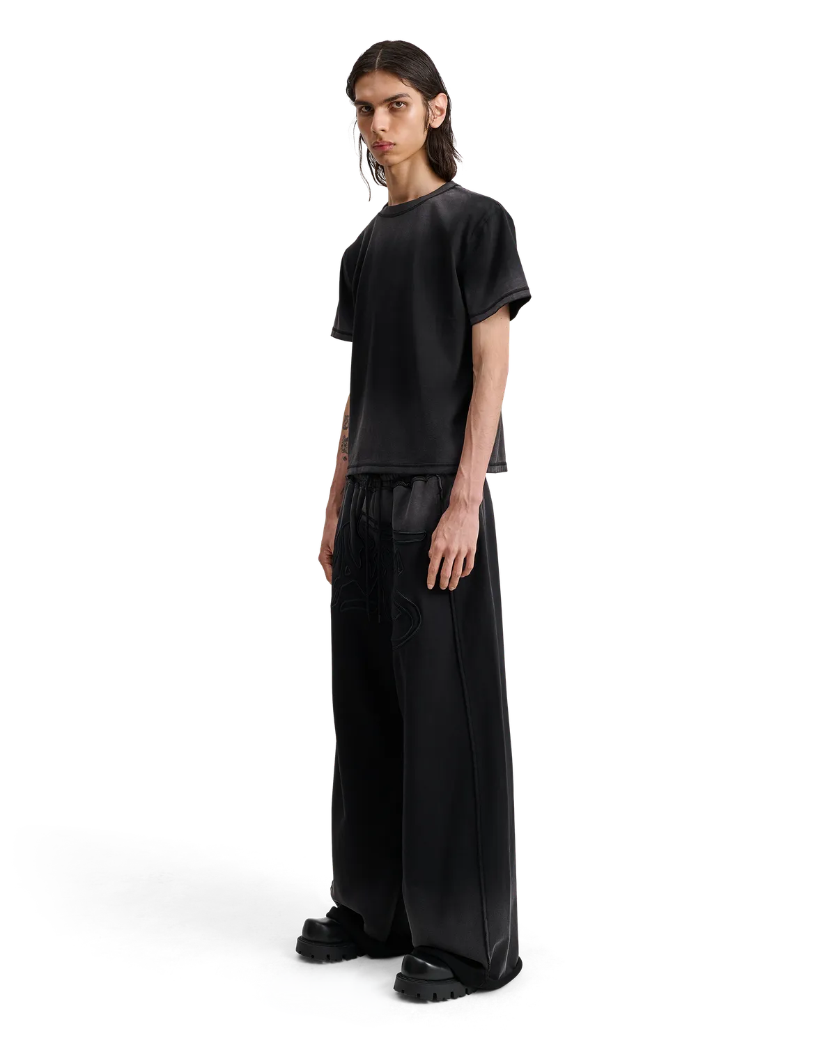 Alis Torey t-shirt faded black cropped