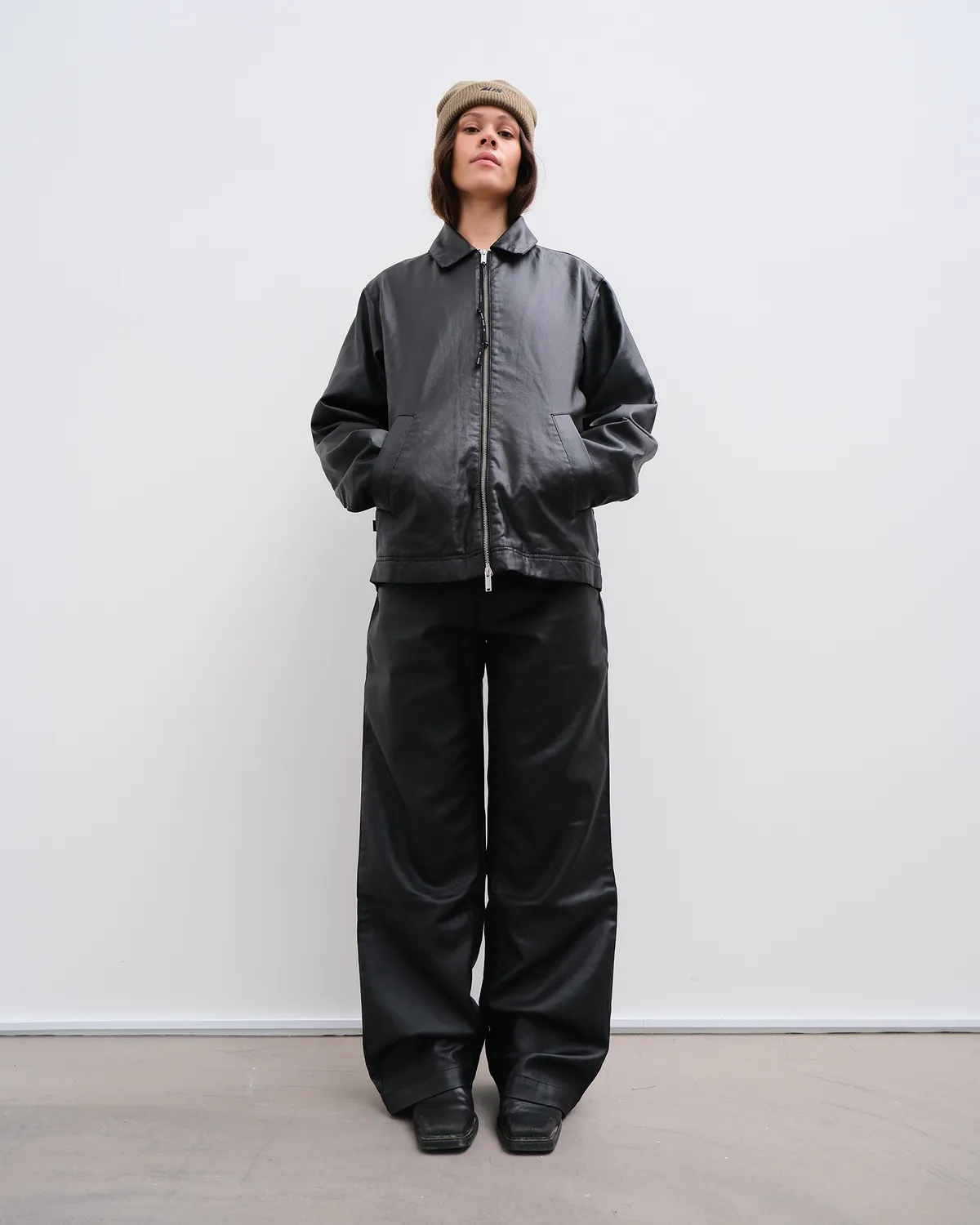 Alis Bam jeans wide fit glossy black coated