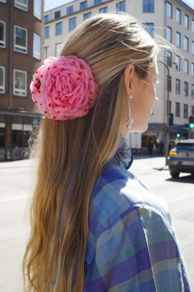 Caro Editions Rosie hårspænde Pink Dot tyl
