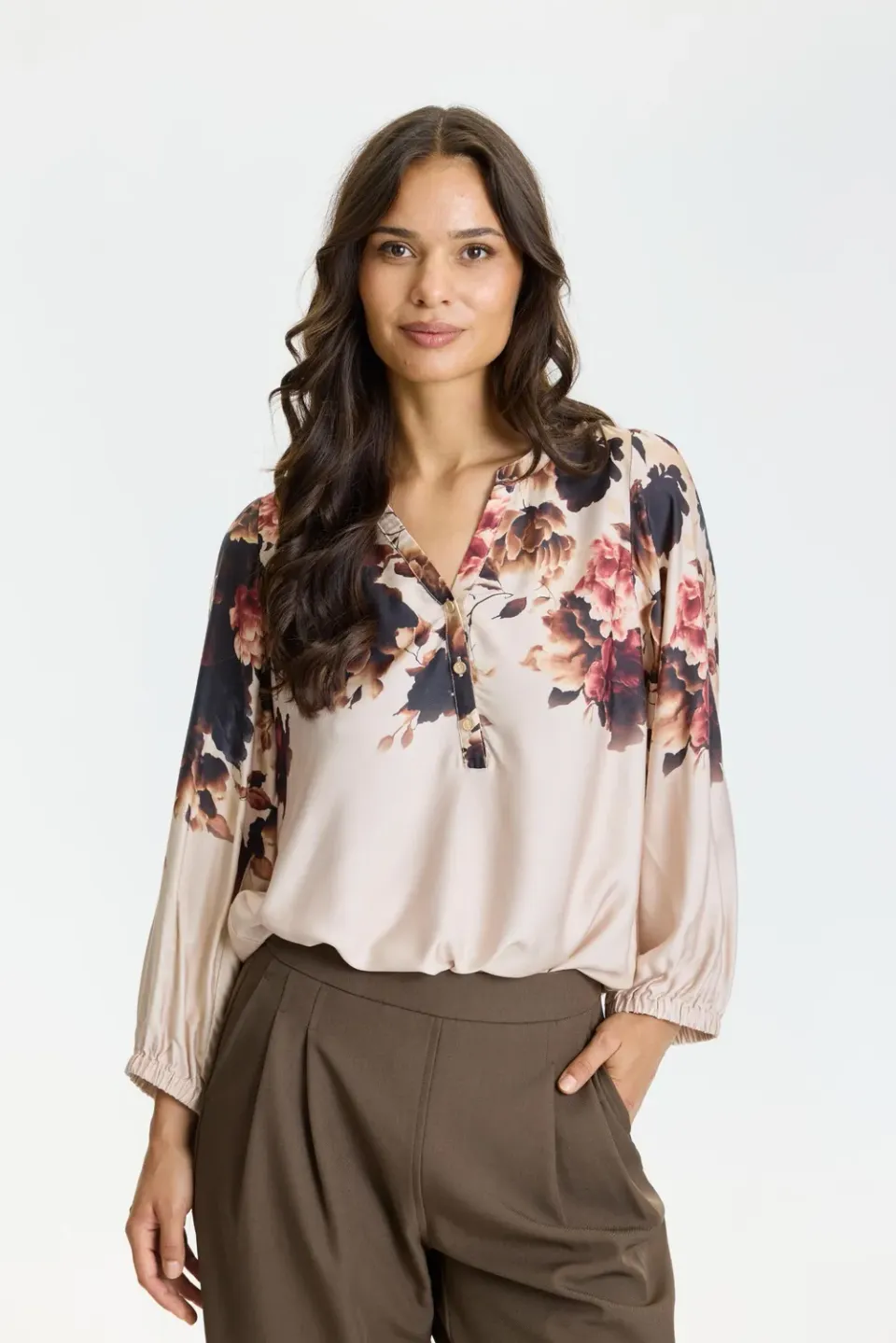 IN FRONT Freecia bluse blomstret knaplukning