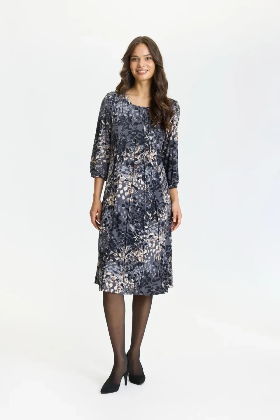 IN FRONT Lucette kjole jersey print svingvidde