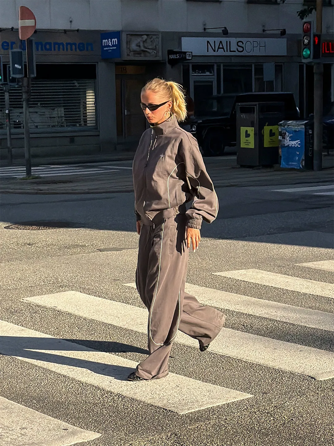 Alis Hristo tracktop med lynlås mørkegrå bomuld