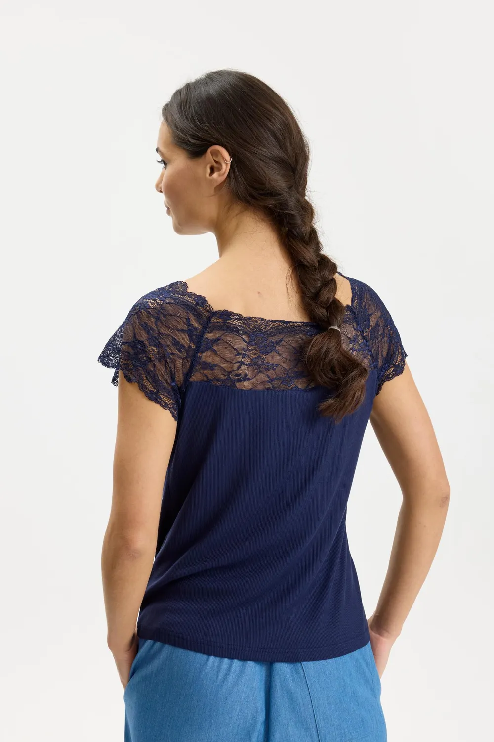 IN FRONT Yvonne top ribstrik med blonde