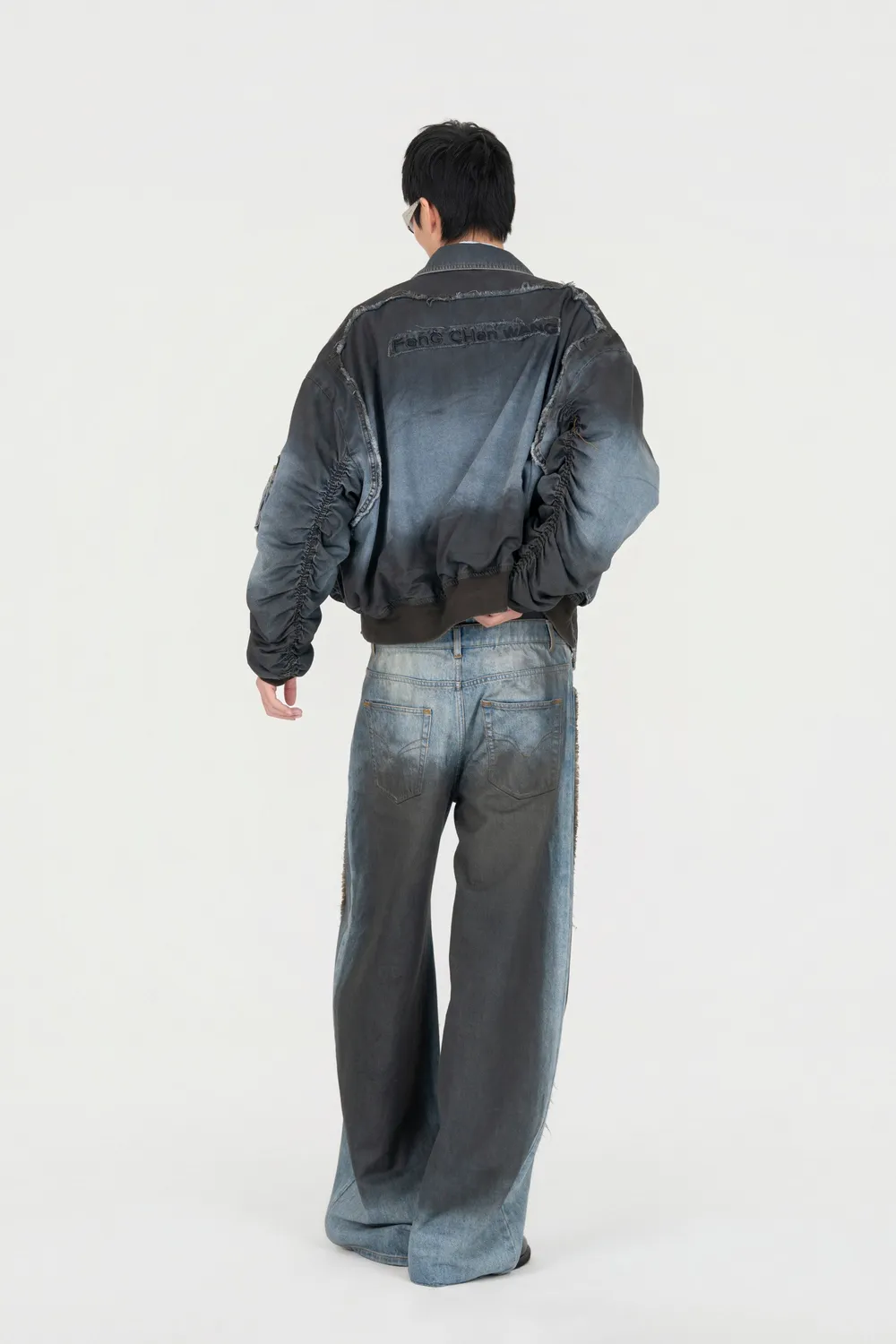 Feng Chen Wang Indigo Gradient denimjakke blå-sort