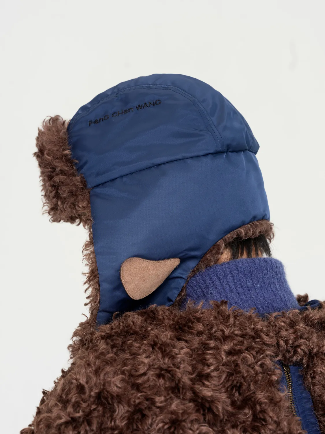 Feng Chen Wang Cat Earflap hue navy nylon pels