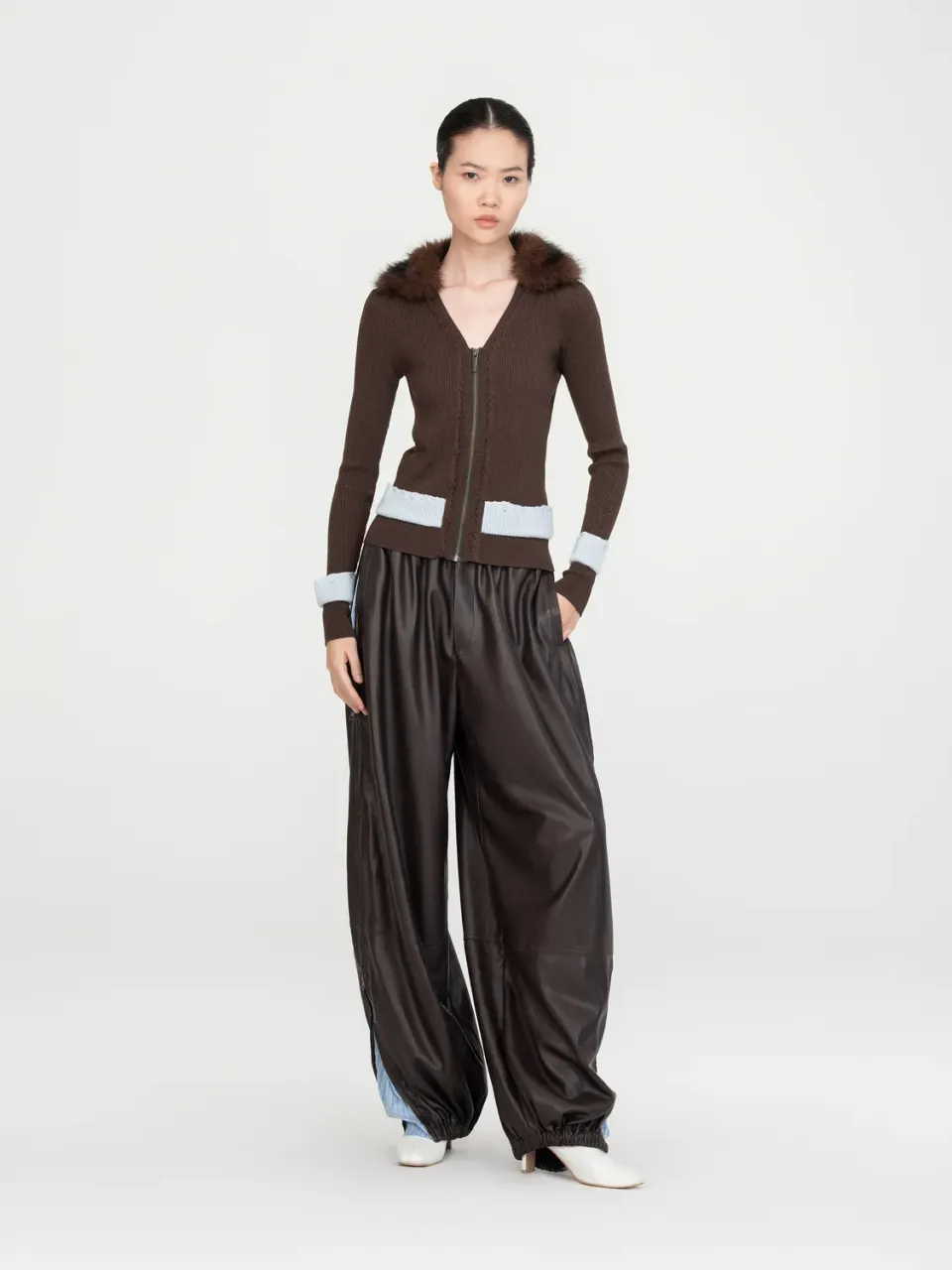 Feng Chen Wang Zip strikcardigan brun aftagelig pelskrave