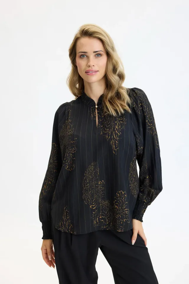IN FRONT Riis bluse med print og flæsekrave